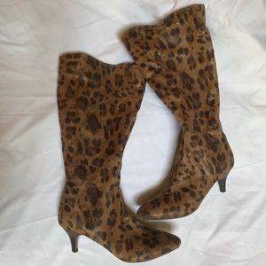 EUCLeopard print boots.size 7 1/2.